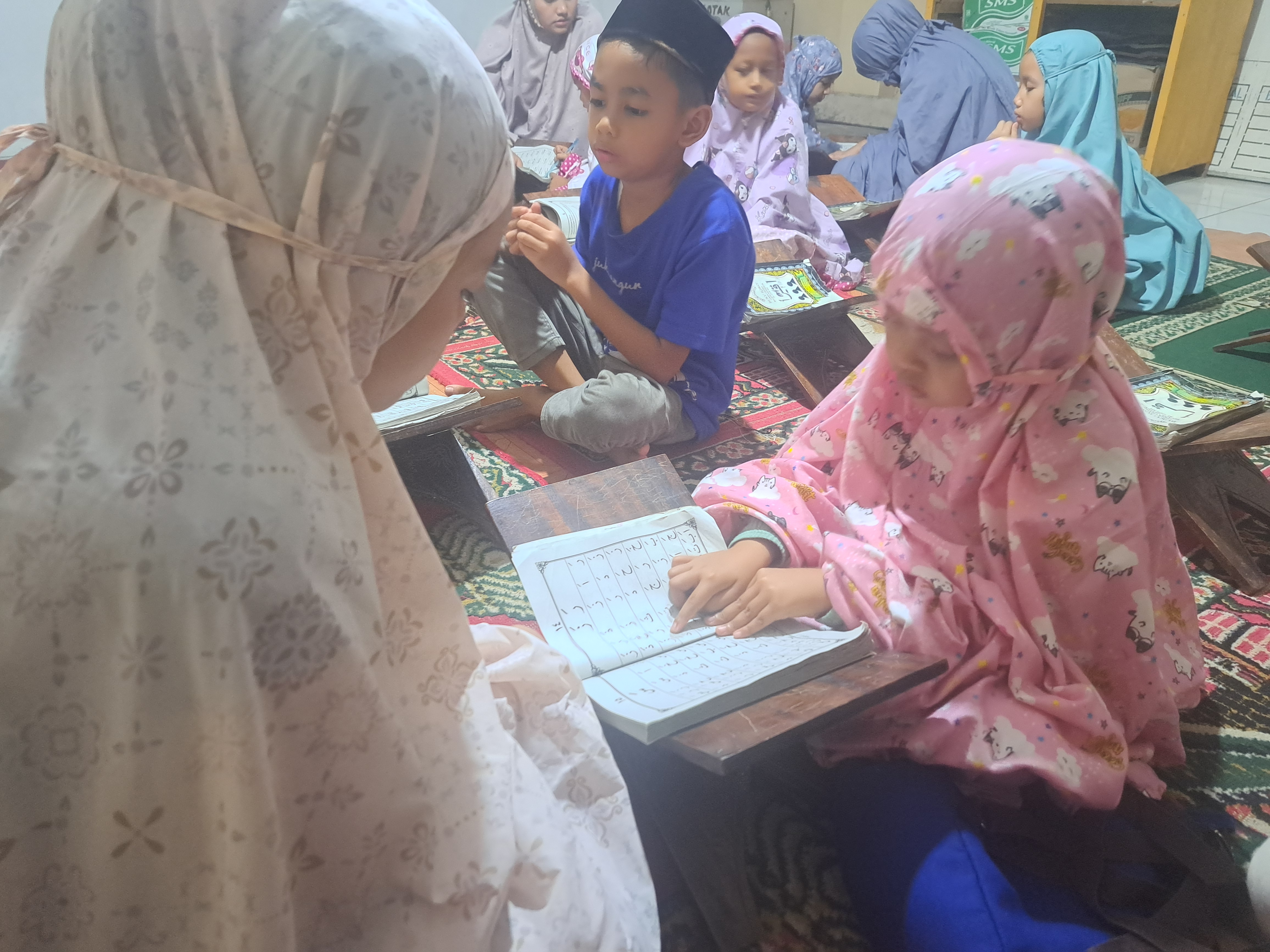 Mengaji Bersama di Masjid Nurul Hidayah